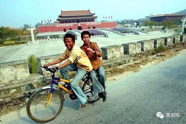 游泳冠军预备役是谁发明的_第一个游泳冠军_游泳谁创造的
