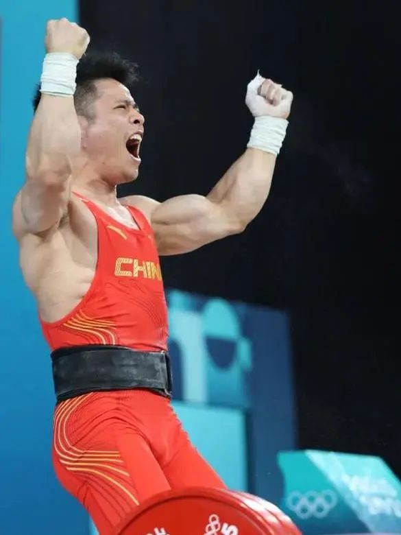 举重男子冠军有奖金吗_举重冠军男的_为什么有两个男子举重冠军