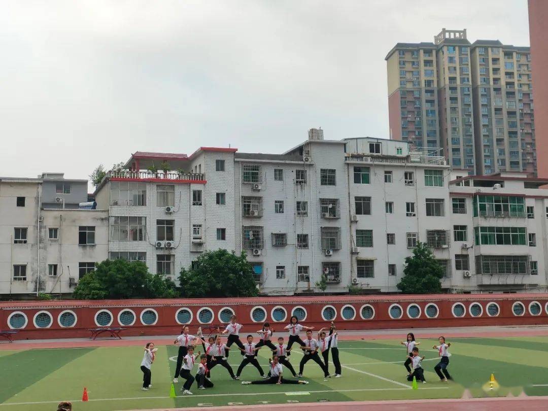 小学生特色团体操_小学生团体操教学视频_小学生团体操活动方案