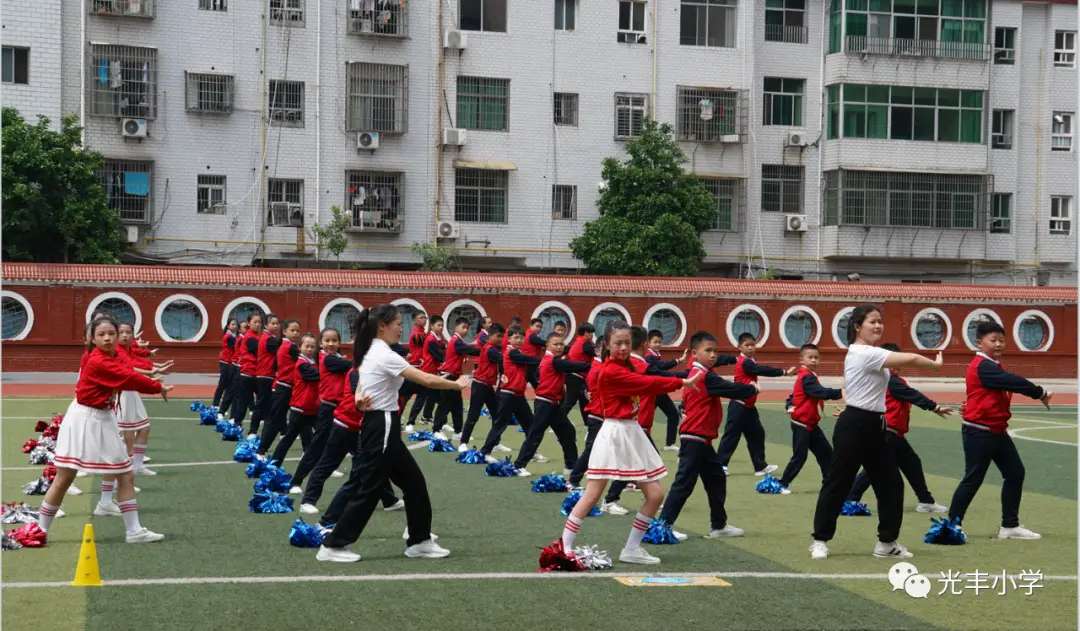 小学生团体操教学视频_小学生团体操活动方案_小学生特色团体操