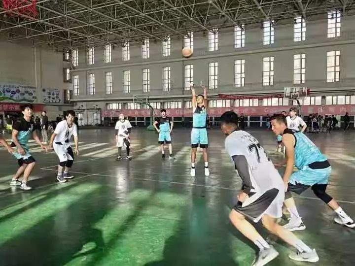 烟台大学男篮_烟台大学学生篮球赛冠军_烟台大学篮球比赛