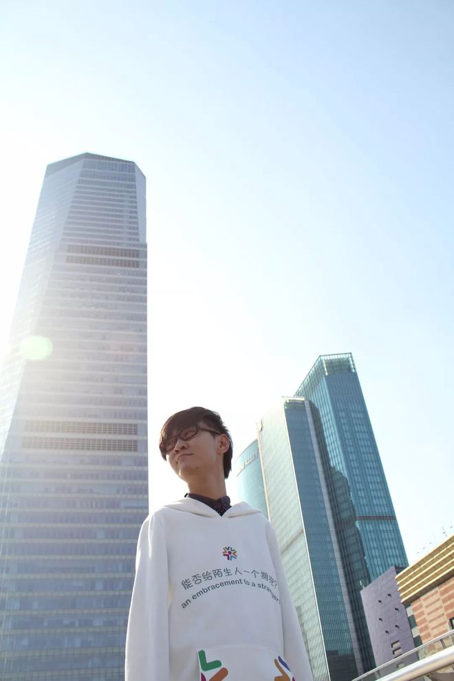 残疾游泳冠军娄底人有哪些_残疾游泳冠军视频_娄底残疾游泳冠军