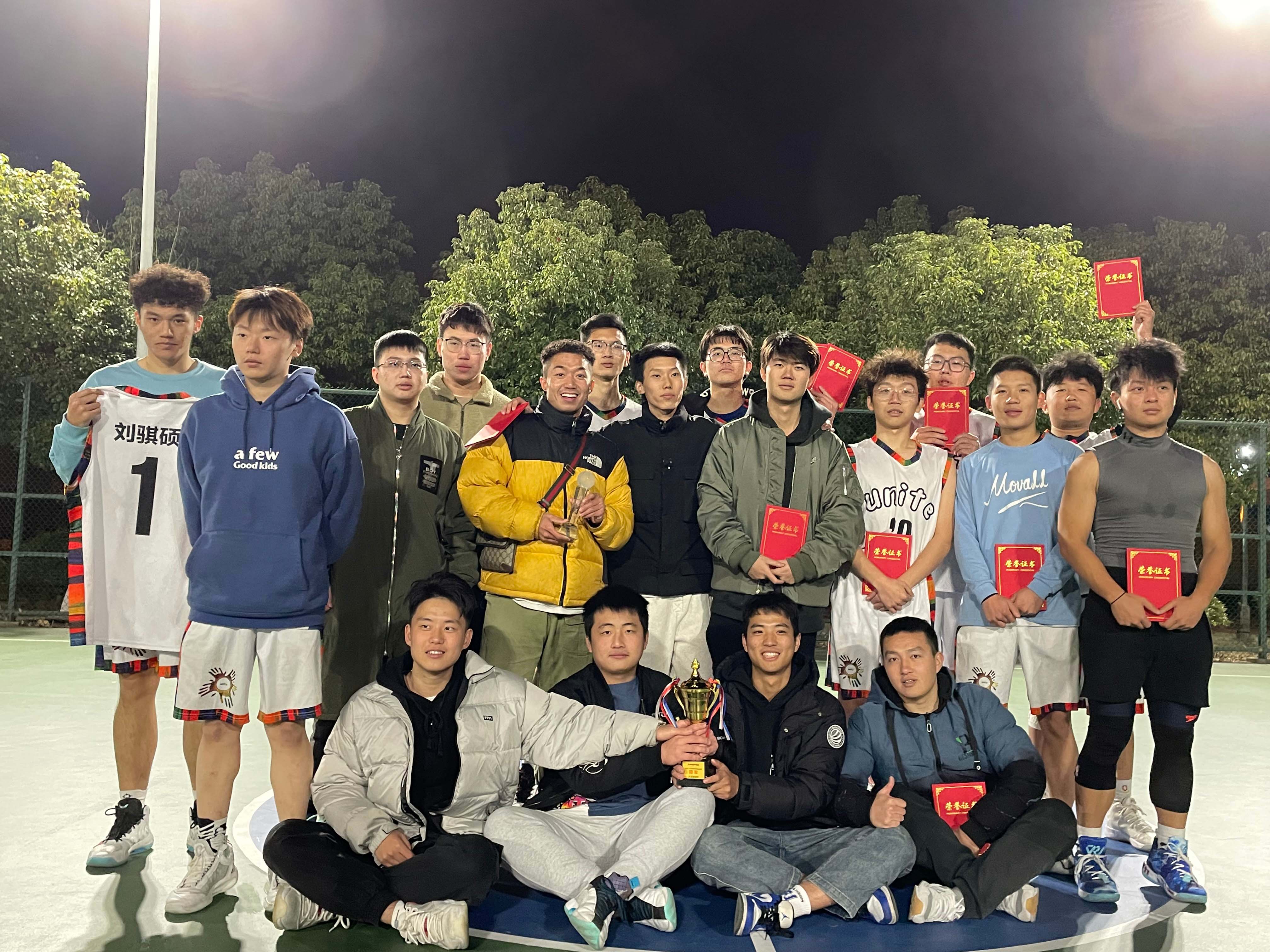 学校篮球冠军决赛_篮球决赛冠军学校是哪个_大学篮球赛冠军