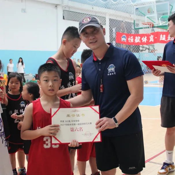 青少年篮球训练的身体训练_篮球青少年练技巧该注意什么_青少年该怎么练篮球技巧