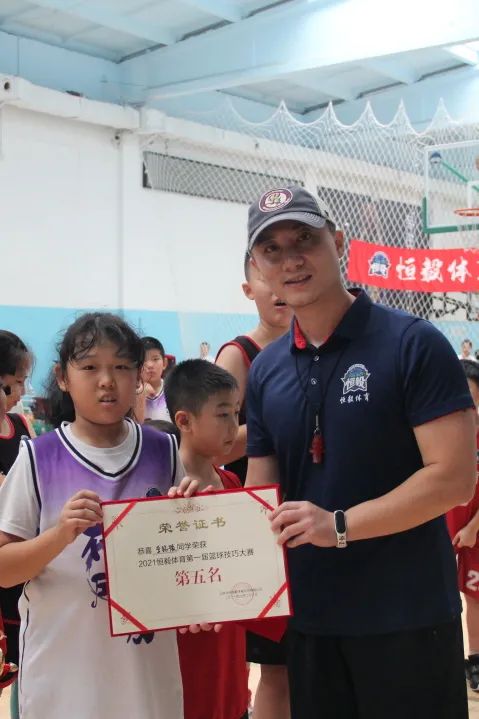 青少年篮球训练的身体训练_篮球青少年练技巧该注意什么_青少年该怎么练篮球技巧