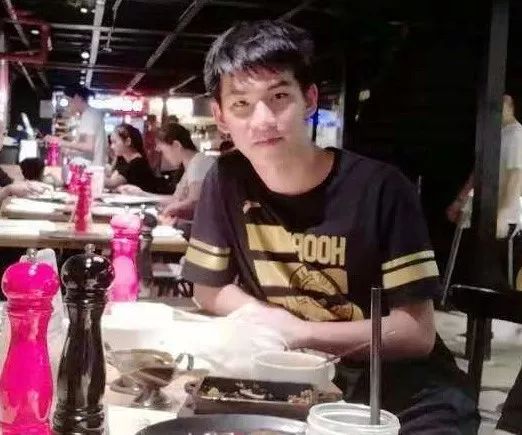 学校篮球冠军合照图片_篮球合照壁纸_篮球合照怎样拍才好看