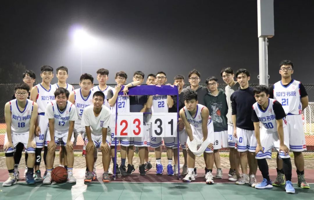 学校篮球冠军合照图片_篮球合照怎样拍才好看_篮球合照壁纸