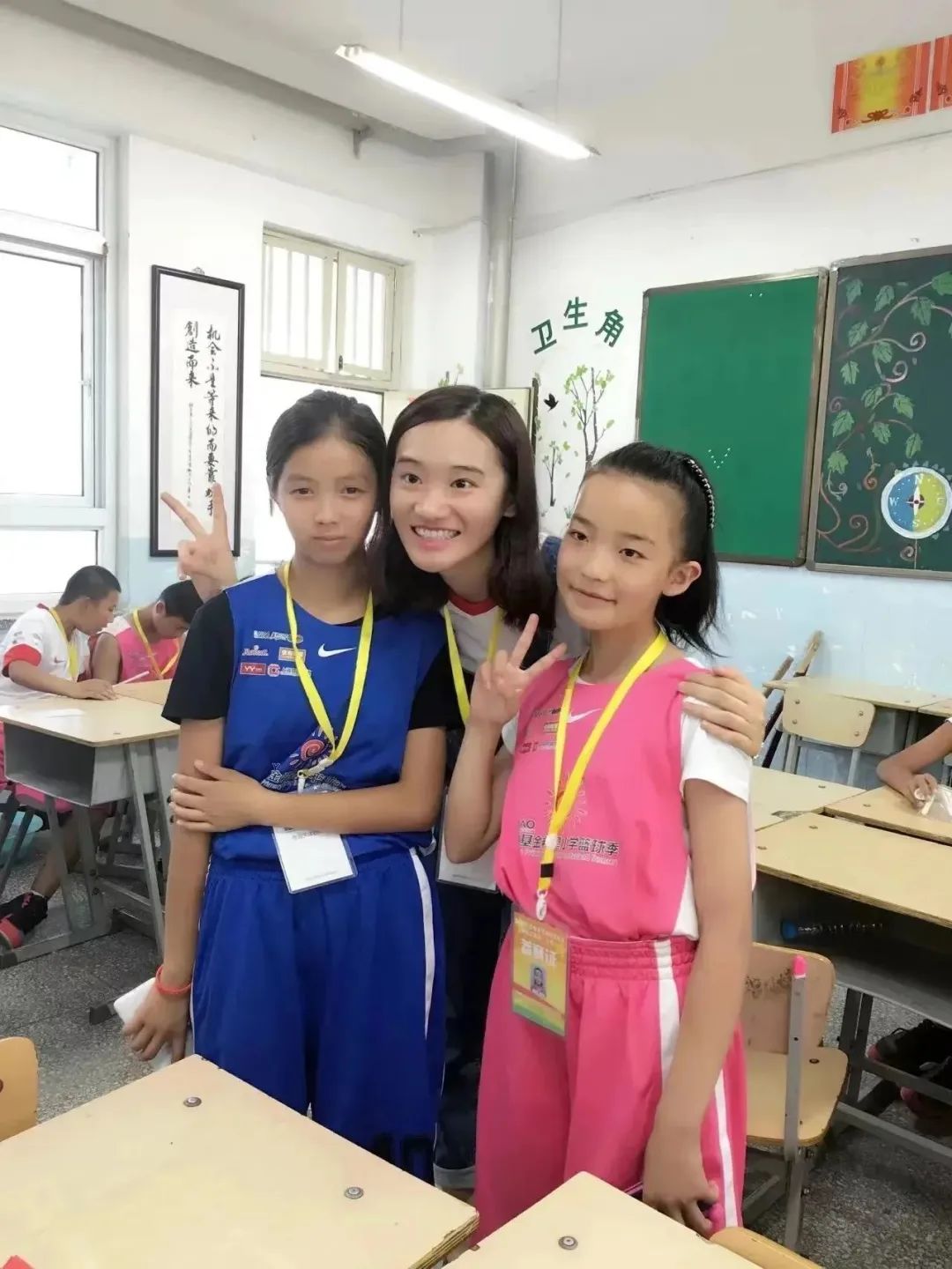篮球合影照片_学校篮球冠军合照图片_篮球球员合照