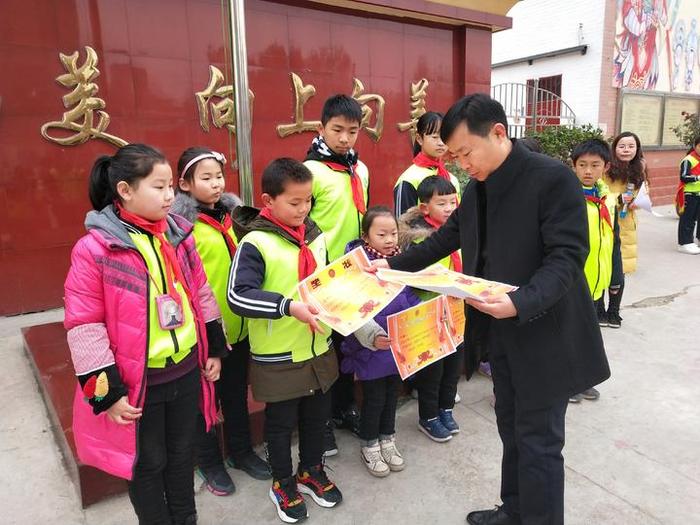 发奖了！荥阳市第七小学第二届“校长杯”班级足球联赛圆满落幕